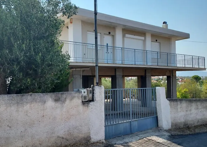 Dimitri\'S House